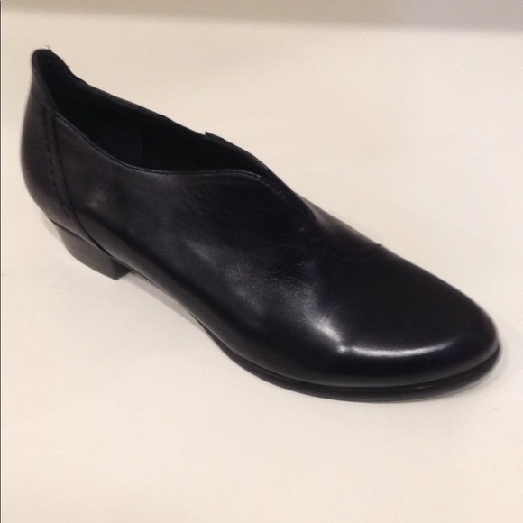 SpringStep Black Lambskin Leather Shoe Bootie - Picture 1 of 1